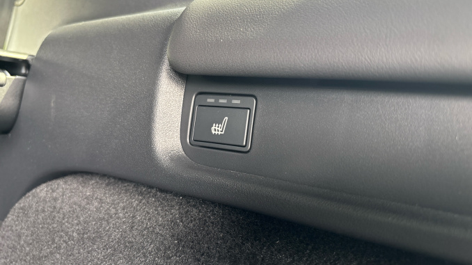 Land Rover Discovery 3.0 D350 Tempest 5dr Auto Diesel Station Wagon - Image 22